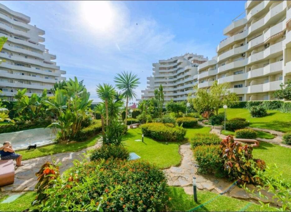 Benal Beach 1 Holidays Sea View Malaga Apartamento *