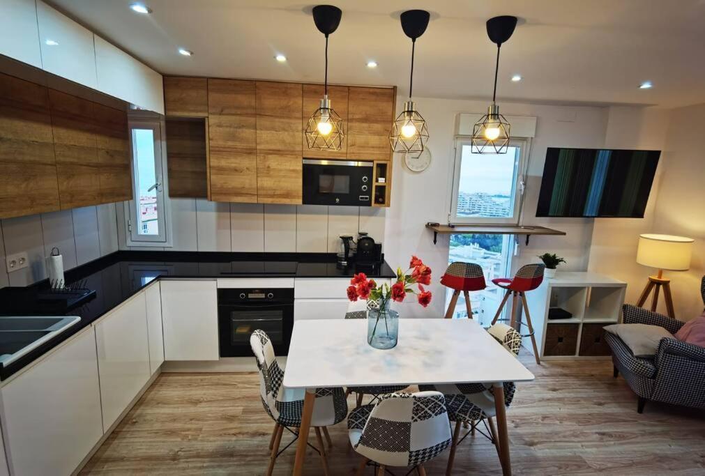 Jupiter Dream - Breath Taking Design, Sea Views And Facilities Apartment