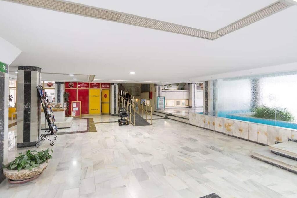 Jupiter Dream - Breath Taking Design, Sea Views And Facilities Apartment *