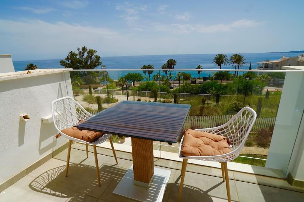 Apartment Deluxe Sea View With A Swimming Pool *