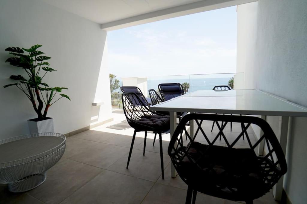 Deluxe Sea View With A Swimming Pool Apartment *