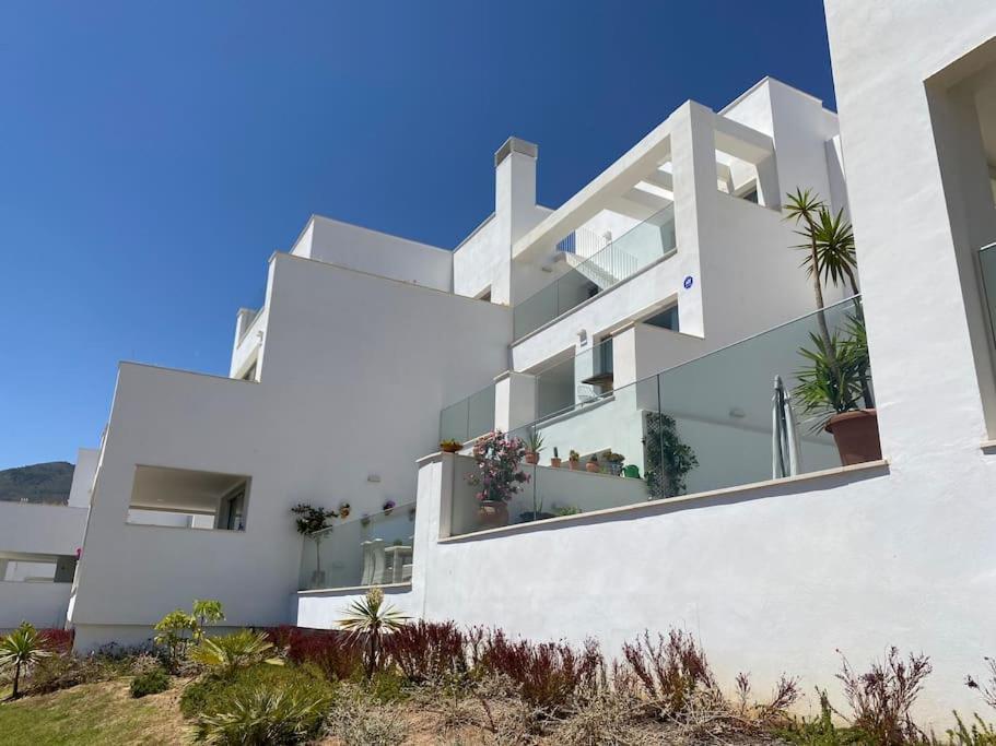 Deluxe Sea View With A Swimming Pool Apartment *