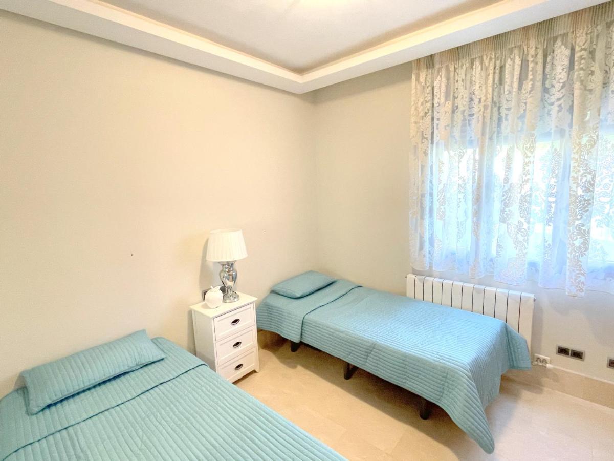 Brand New Modern 2 Bdrms Duplex Penthouse . Sea Views. 3 Min Walk To Beach! Apartment *