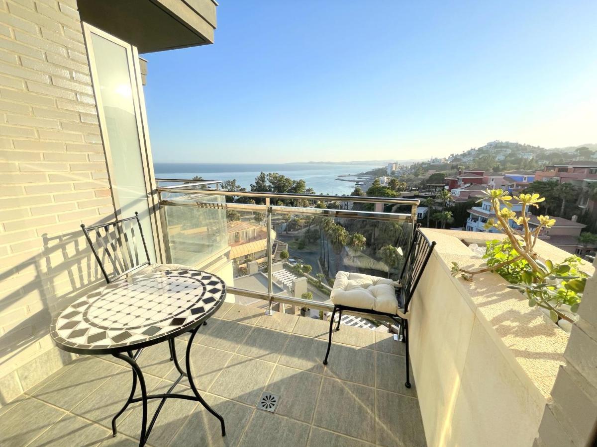 Brand New Modern 2 Bdrms Duplex Penthouse . Sea Views. 3 Min Walk To Beach! *