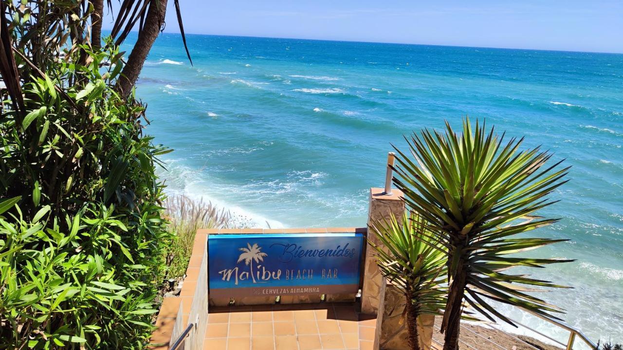 Apartment Brand New Modern 2 Bdrms Duplex Penthouse . Sea Views. 3 Min Walk To Beach!
