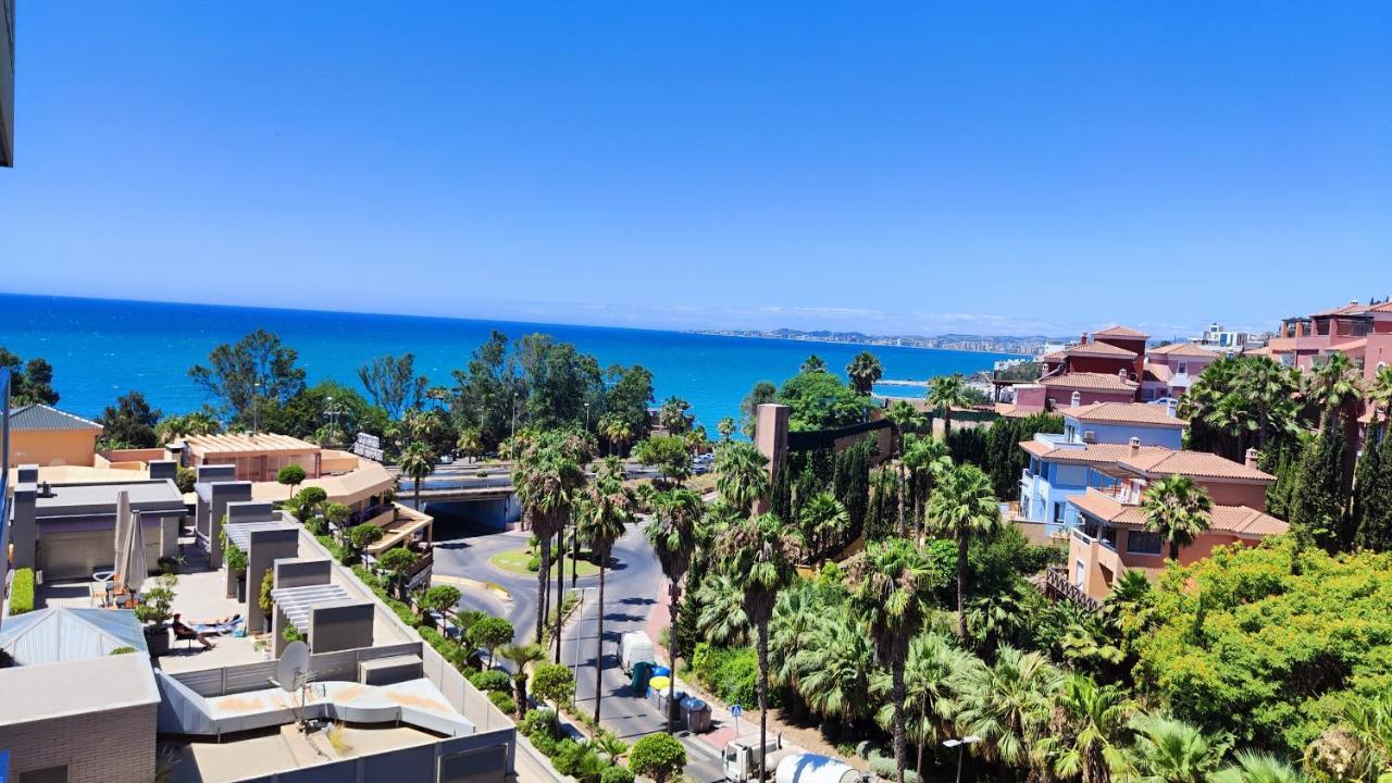 Apartment Brand New Modern 2 Bdrms Duplex Penthouse . Sea Views. 3 Min Walk To Beach!
