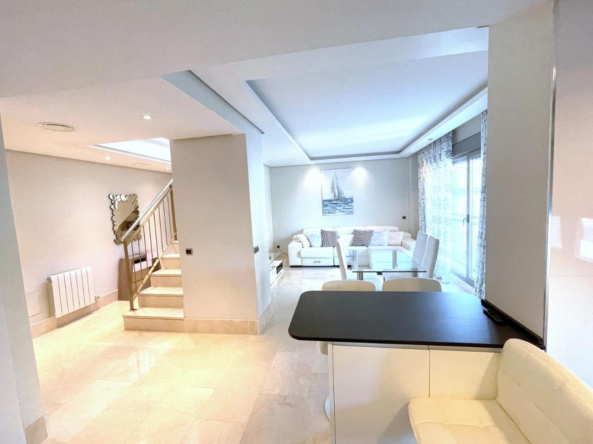 Brand New Modern 2 Bdrms Duplex Penthouse . Sea Views. 3 Min Walk To Beach!
