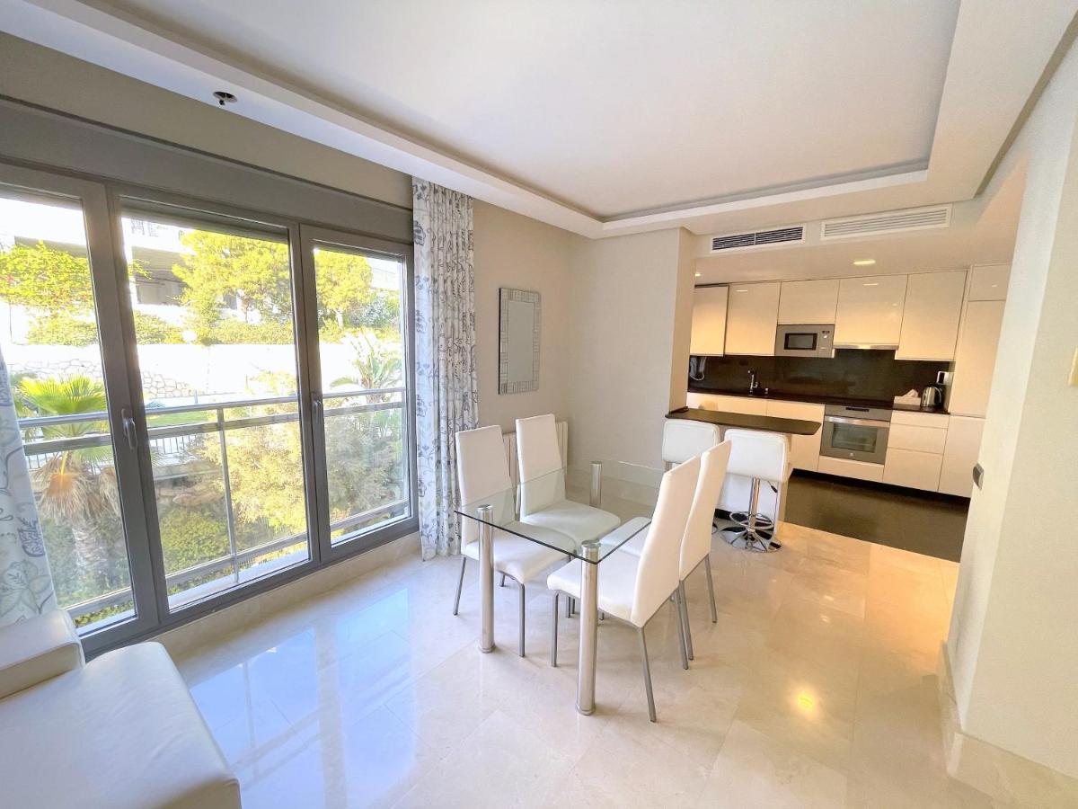 Apartment Brand New Modern 2 Bdrms Duplex Penthouse . Sea Views. 3 Min Walk To Beach! Benalmadena