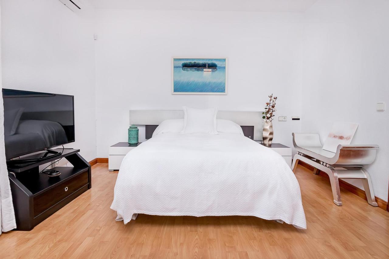 Bhost - Sunrise Villa
