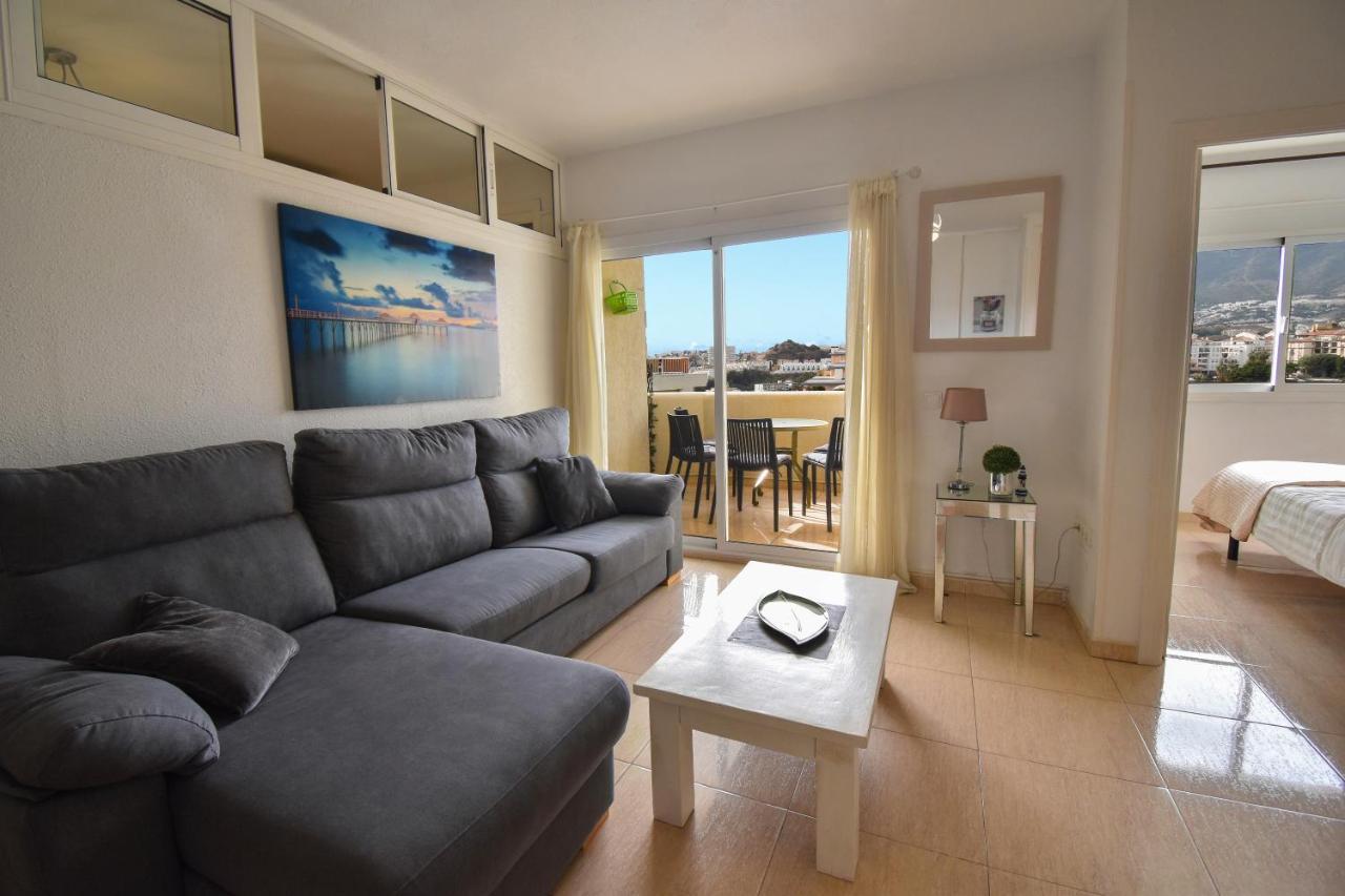 Benal Beach, Superb 2 Bedroom 2 Bathroom Front Sleeps 6 * Benalmadena
