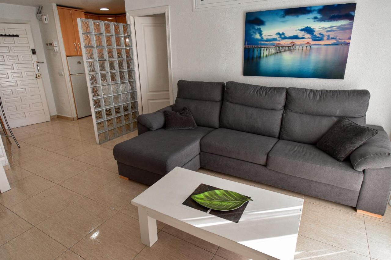 Benal Beach, Superb 2 Bedroom 2 Bathroom Front Sleeps 6 Benalmadena
