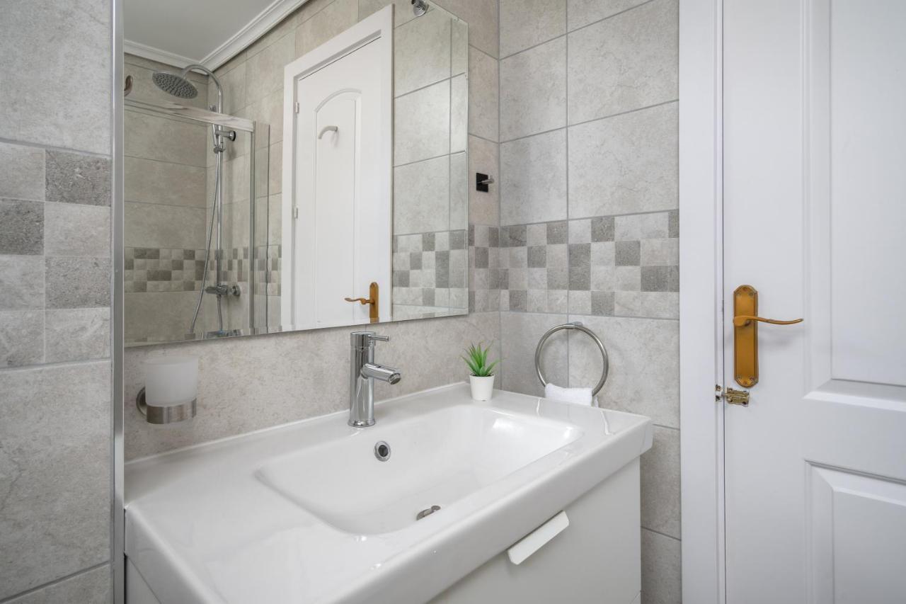 Stunning 3br Flat Near And Puerto Marina By Costarentals - Ref 150 Benalmádena