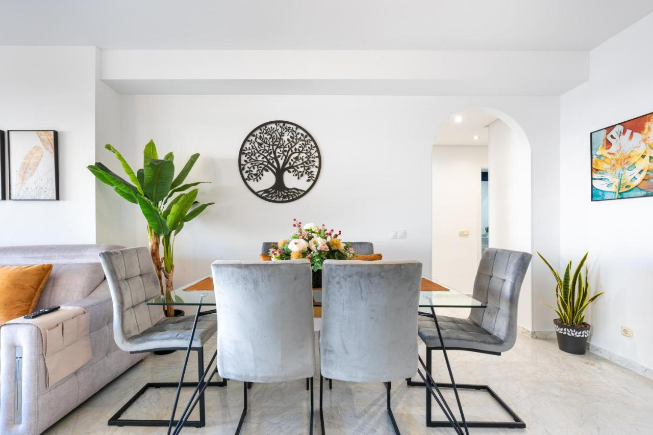 Wintowinrentals De Lujo En Medio De Puerto Marina. Apartment *