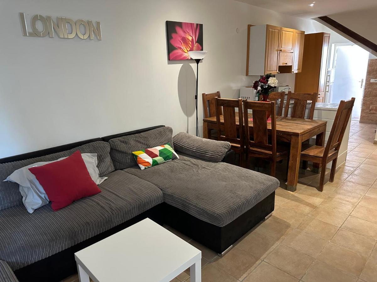 Villa Dream With Heated Swimming Pool, Jacuzzi, Waterfall, Heating Is Extra Benalmádena