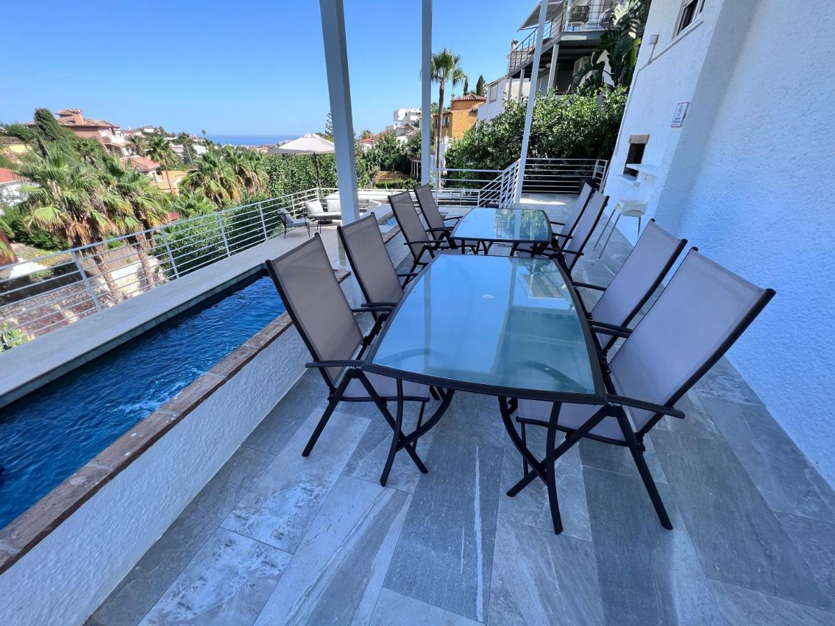 Dream With Heated Swimming Pool, Jacuzzi, Waterfall, Heating Is Extra Villa Benalmádena