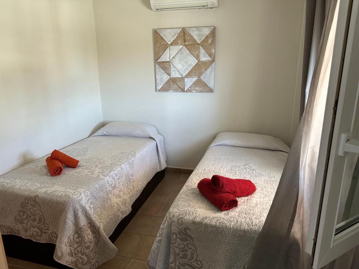 Villa Dream With Heated Swimming Pool, Jacuzzi, Waterfall, Heating Is Extra *