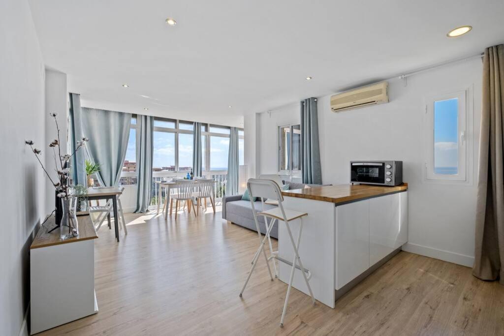 Sea View In Apartment *