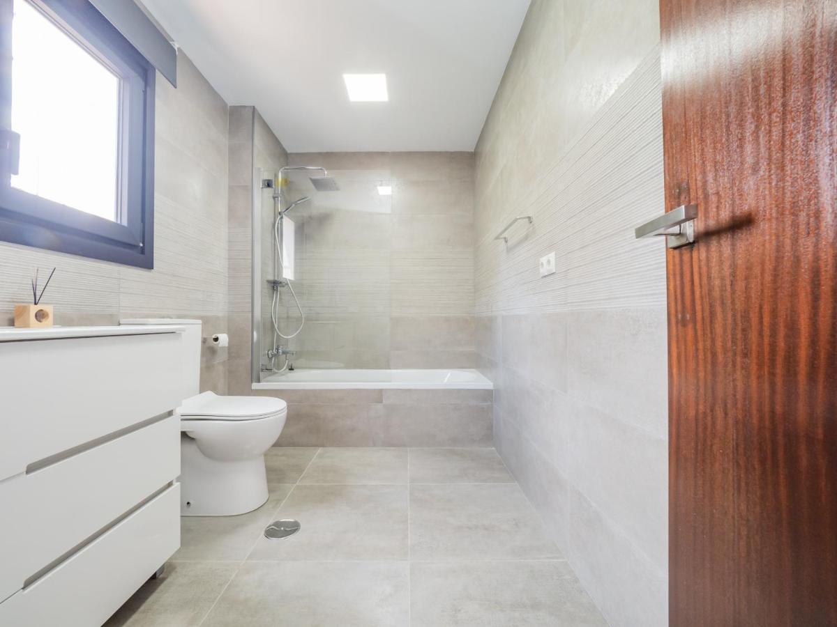 Cubo's Front Villa *