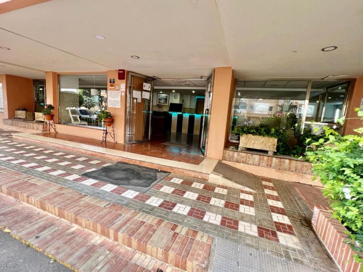 Great In The Piscis Building, Located In Coast Apartment
