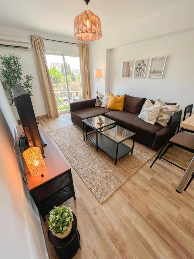 Bright & Cozy Acuario Beach&pool Apartment