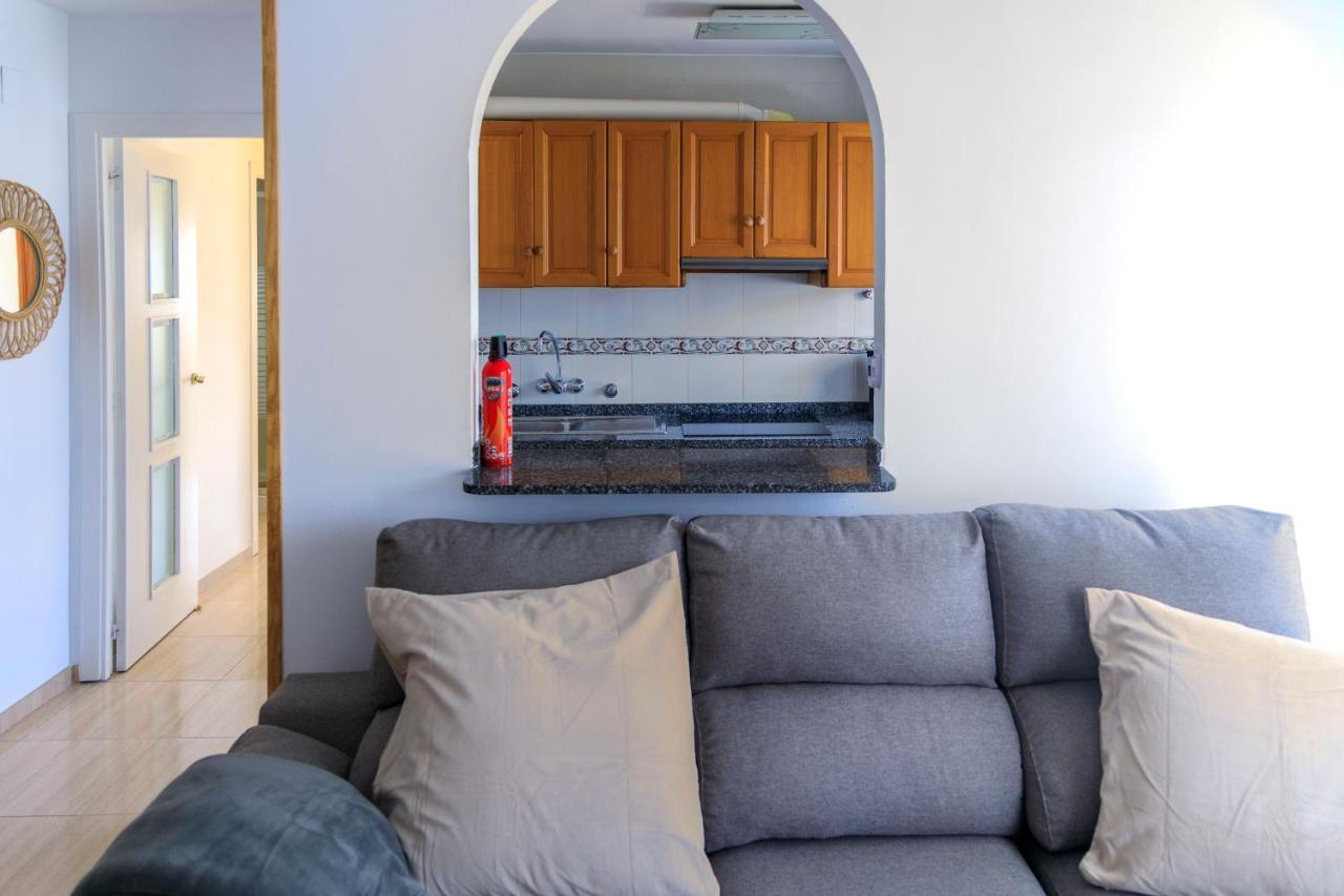 First Line Sea Views With Pool And Free Parking *