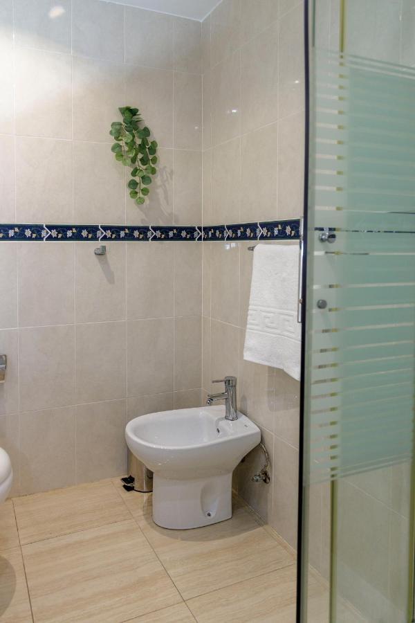 Appartement First Line Sea Views With Pool And Free Parking