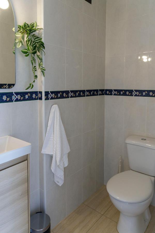 First Line Sea Views With Pool And Free Parking Appartement *