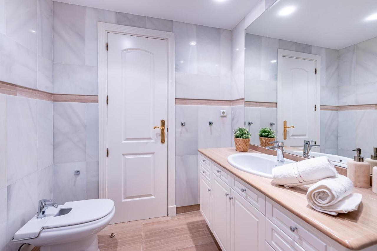 Atico Puerto Marina First Island With Sea Views And Rooftop Pool Apartamento *