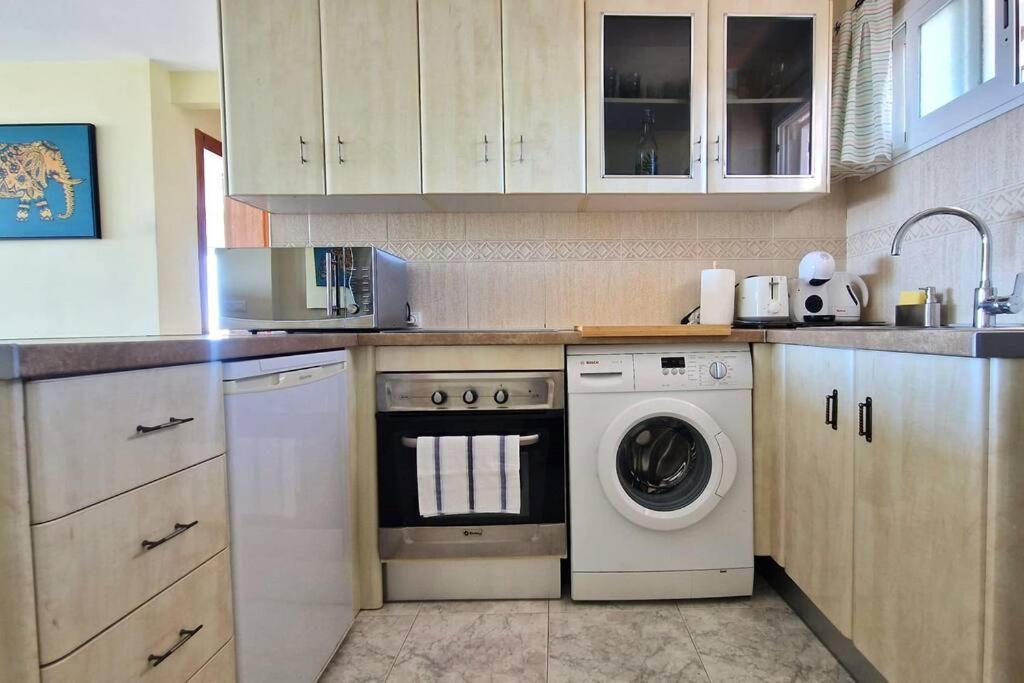 2 Bed - Stunning Views Apartment *