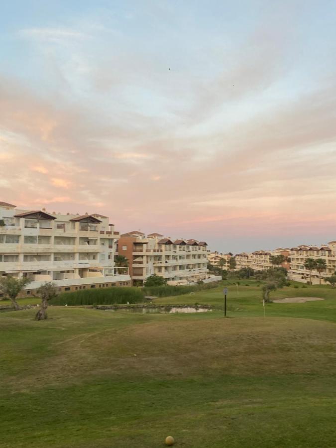 El Pensador, Luxe Aan Golfbaan Benalmadena