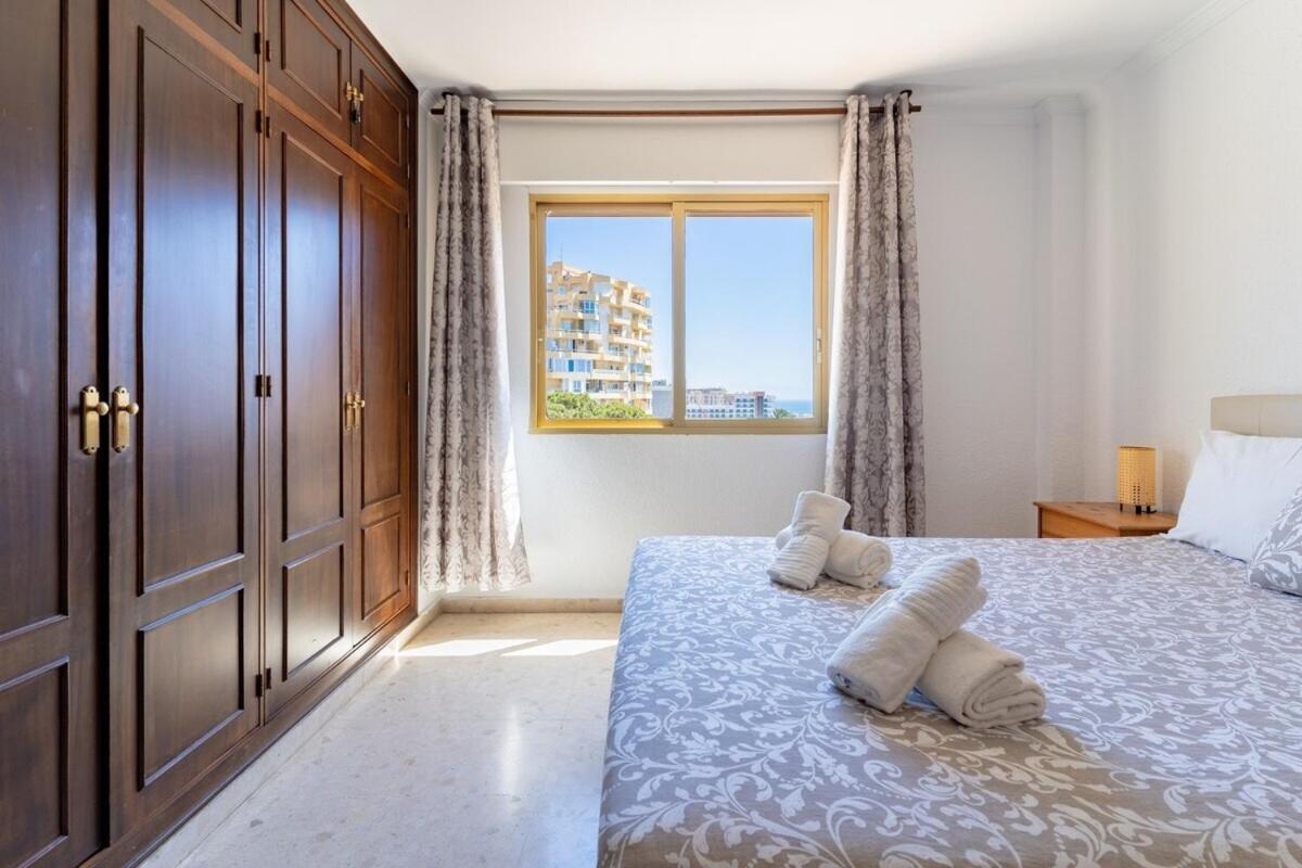 Apartment 3 Bedroom Close To The *