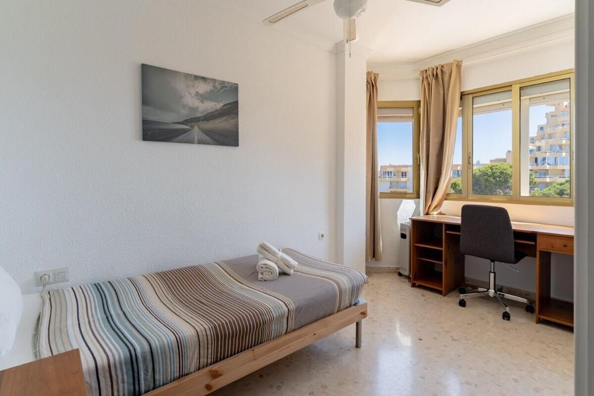 3 Bedroom Close To The *