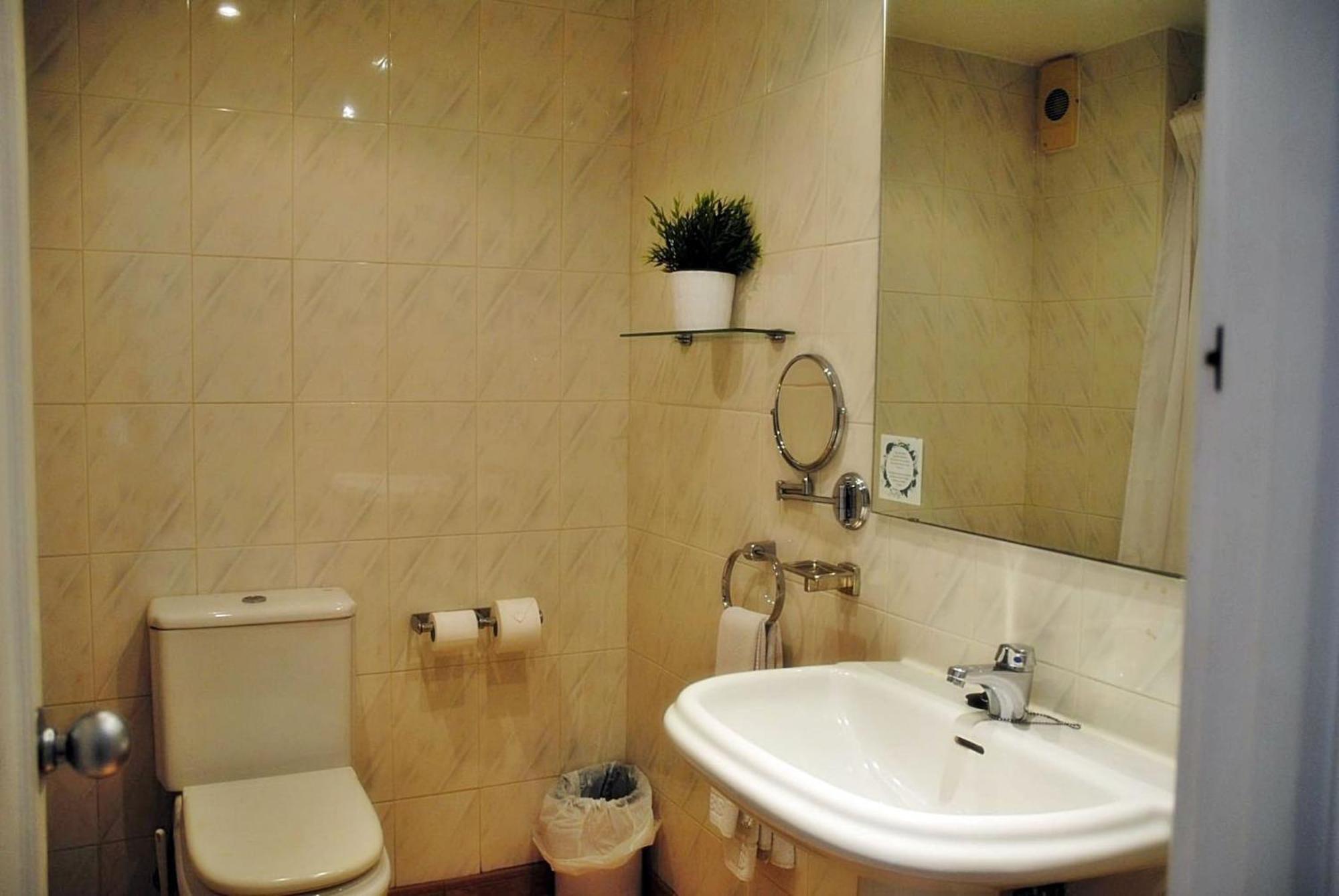 Apartment Beachfront In Benalbeach *