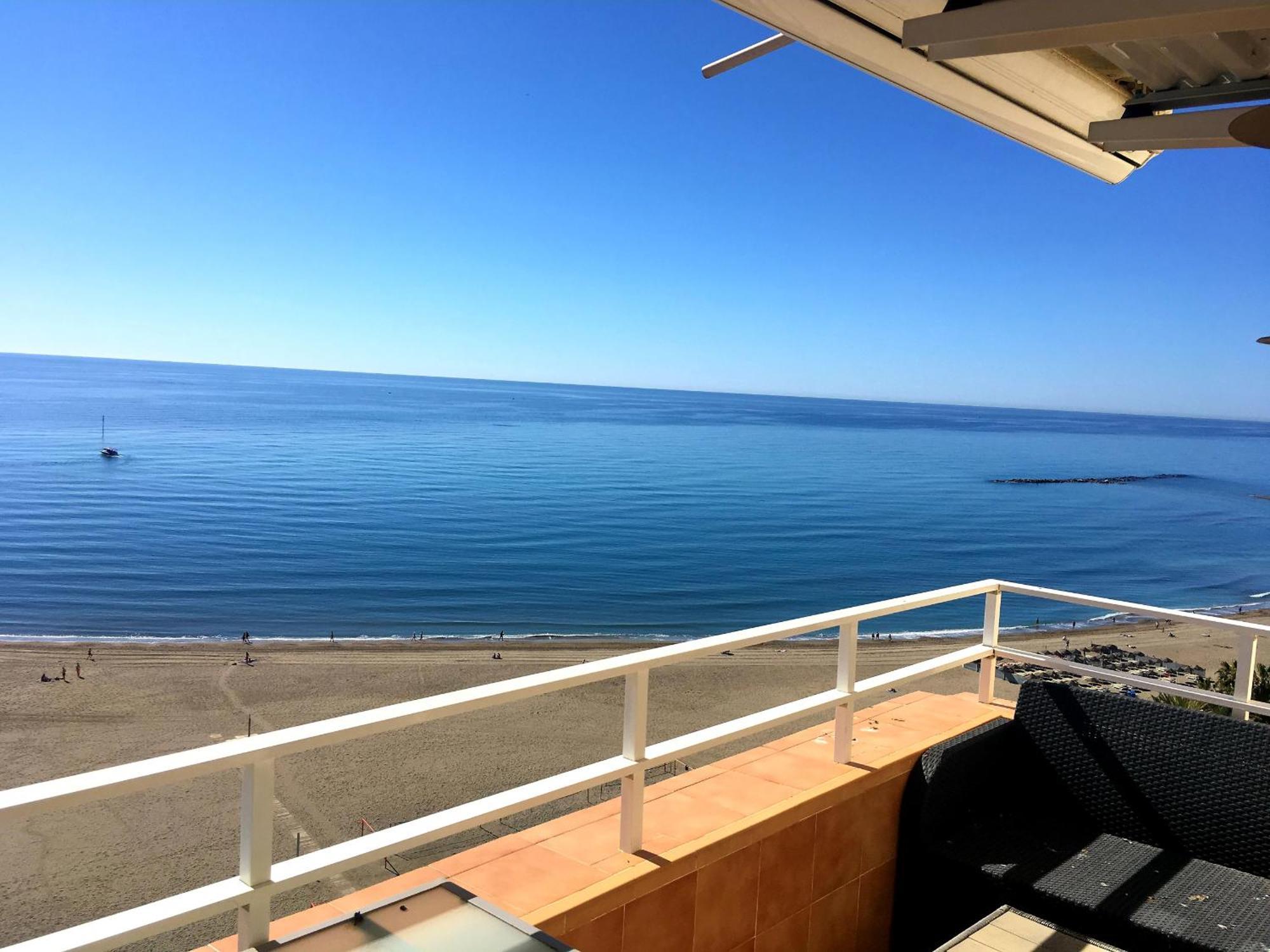 Deluxe Penthouse With Sea Views Near Puerto Marina Apartment *