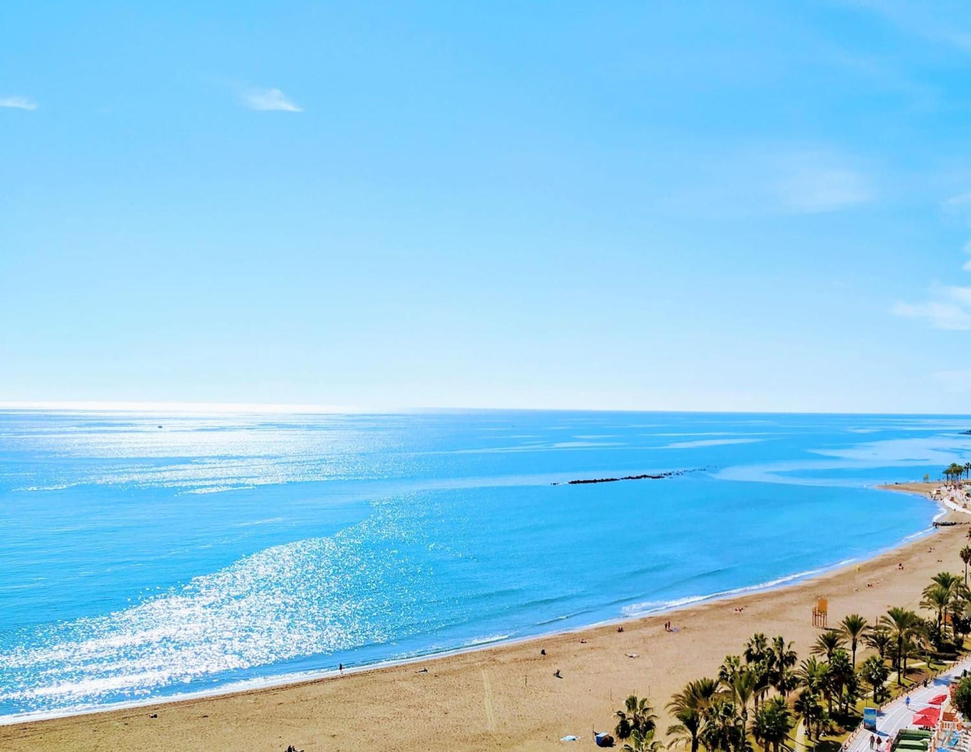 Deluxe Penthouse With Sea Views Near Puerto Marina *