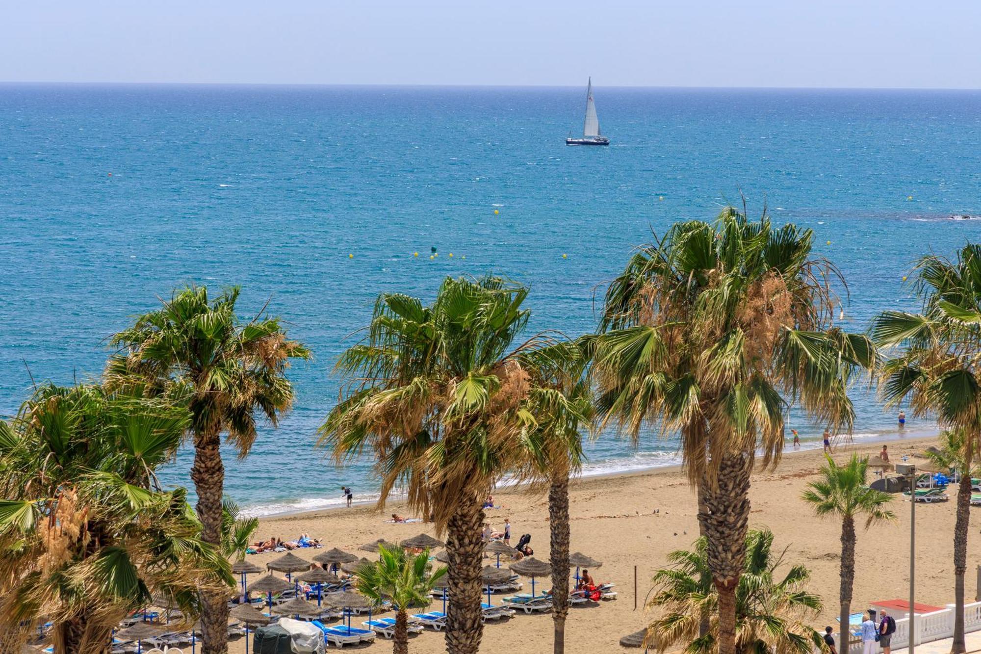 Appartement First Line Sea Views With Pool And Free Parking Benalmádena