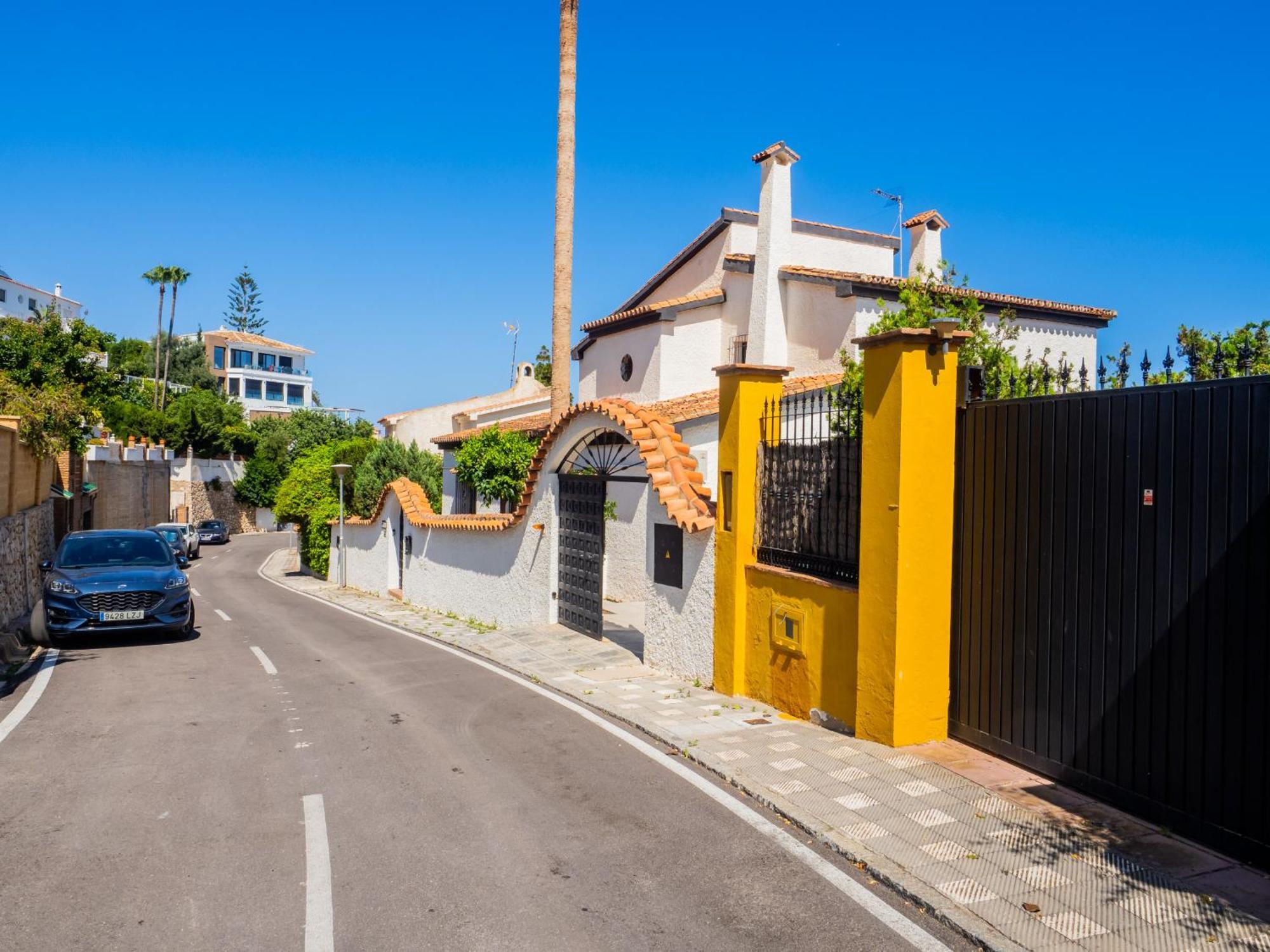 Villa Cubo's Front *