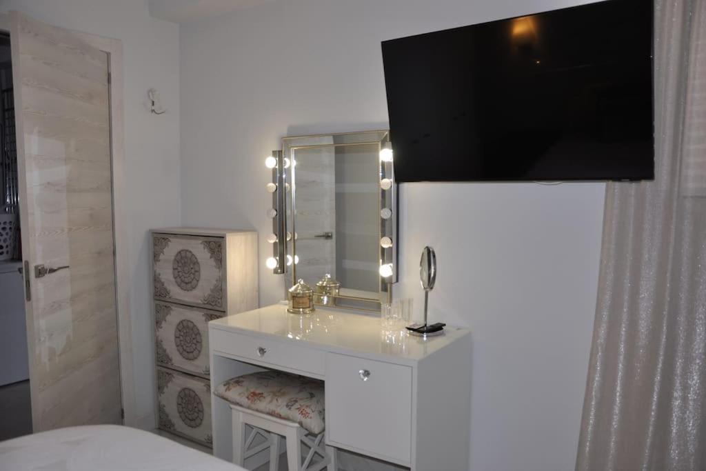 Nuevo Frente Al Mar, Wifi 600 Appartement