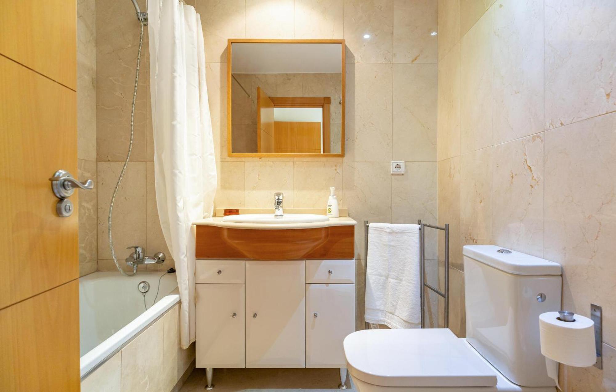Apartment In With Kitchen *
