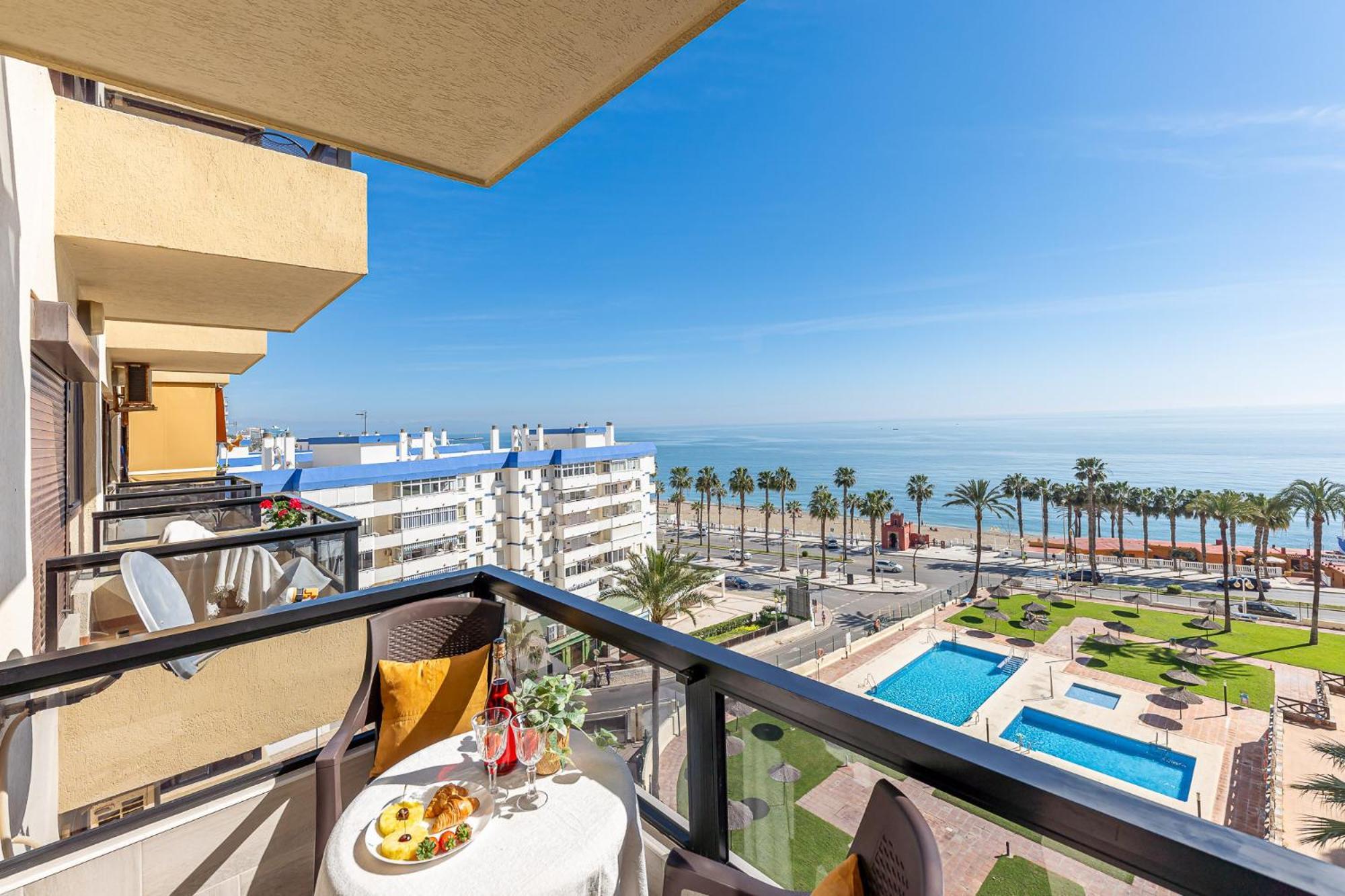 797 - Renovado Con Hermosas Vistas Benalmadena