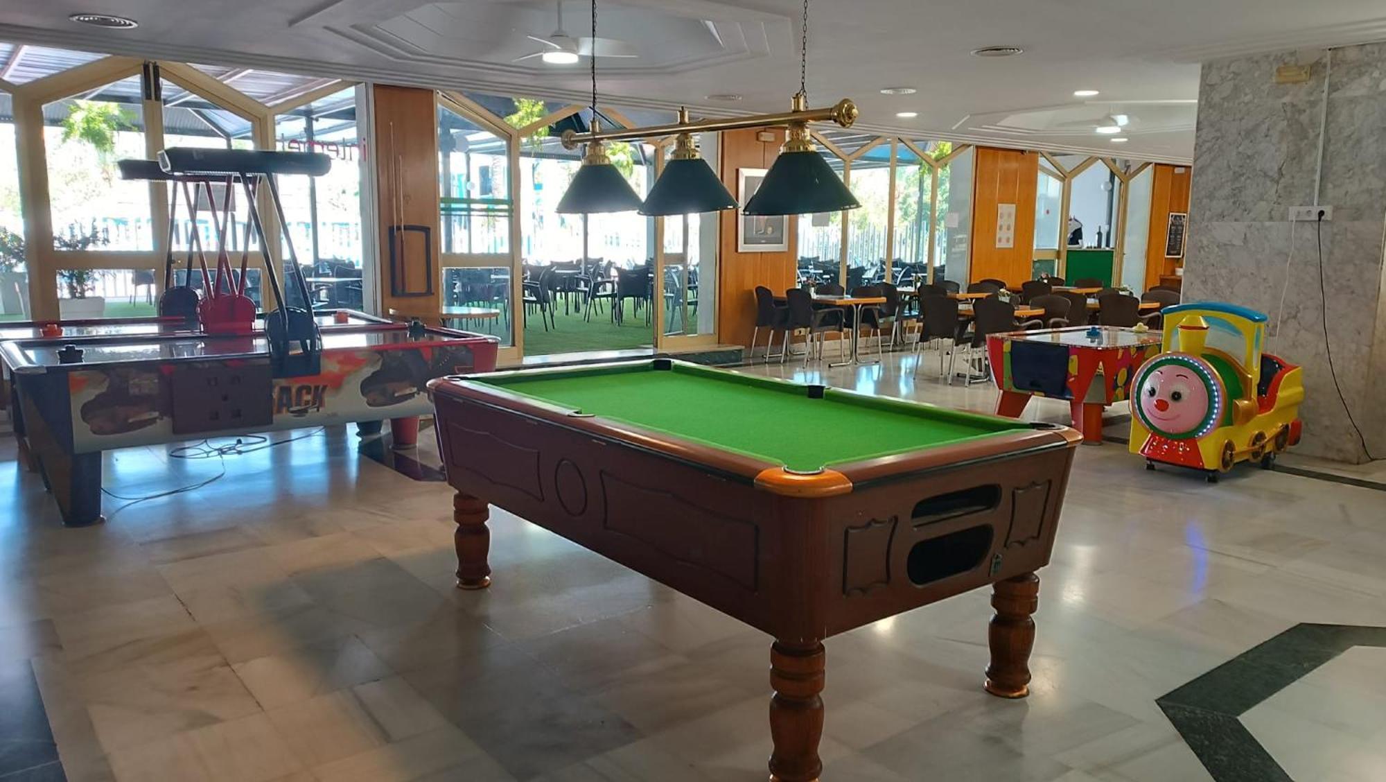 Apartamento Benal Vista Al Mar, Piscina Templada