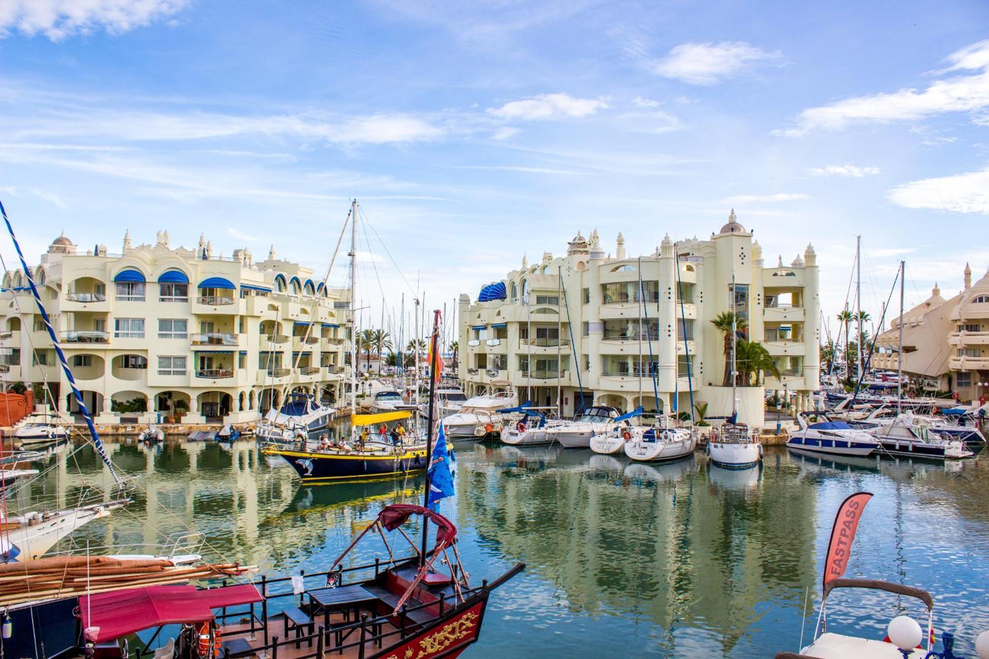 Apartment Benal Ii, Estudio Con Parque Acuatico Y Vistas Al Mar. Benalmadena