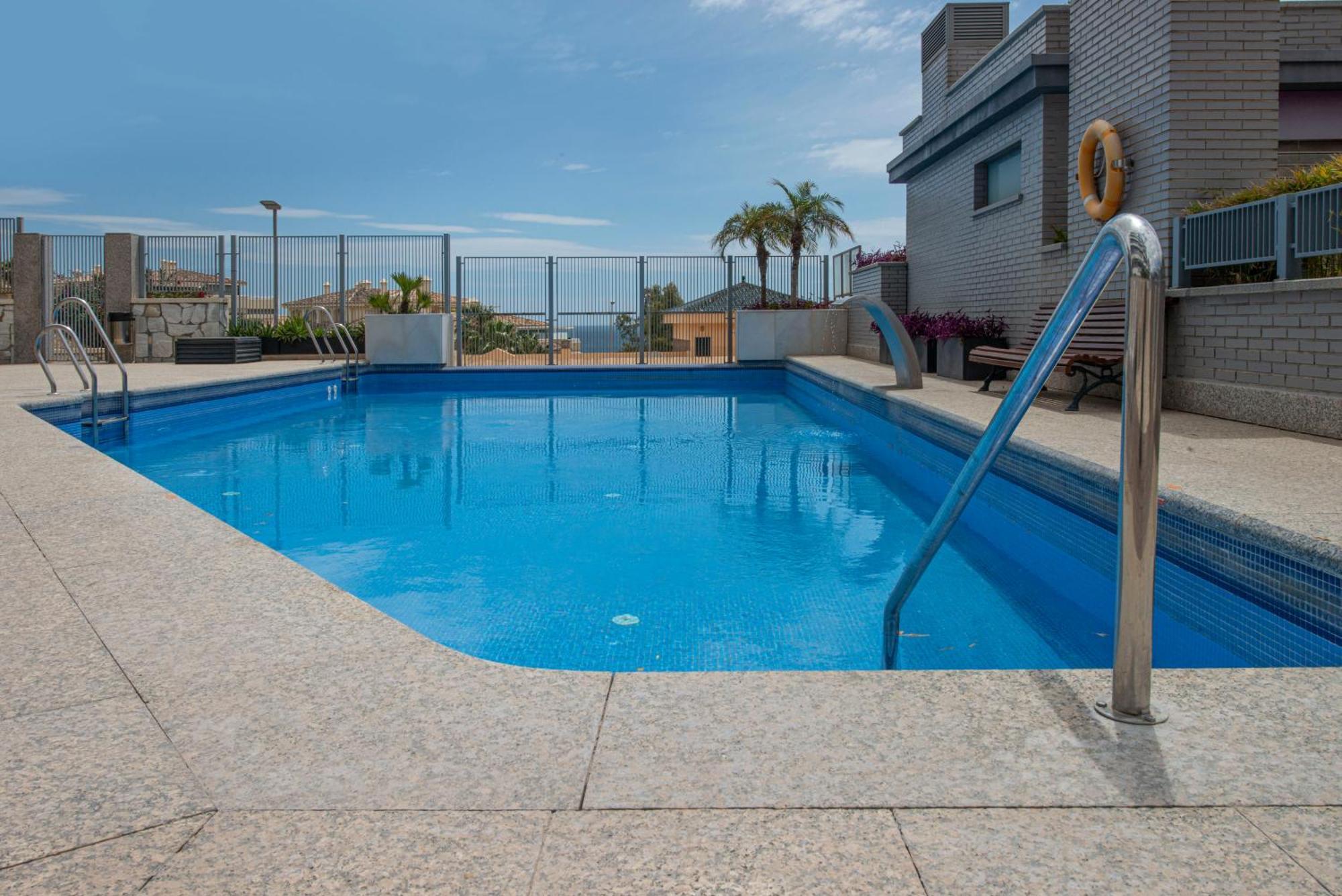 Apartamento Con Piscina Apartment *