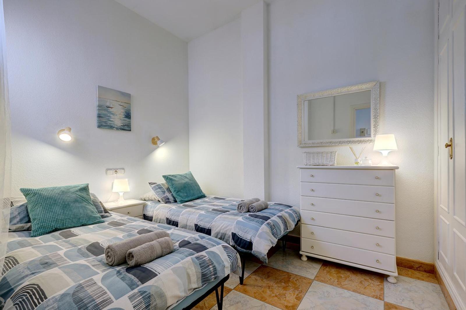 008 Plaza Ole Beachfront With Sea Views And Access Benalmadena