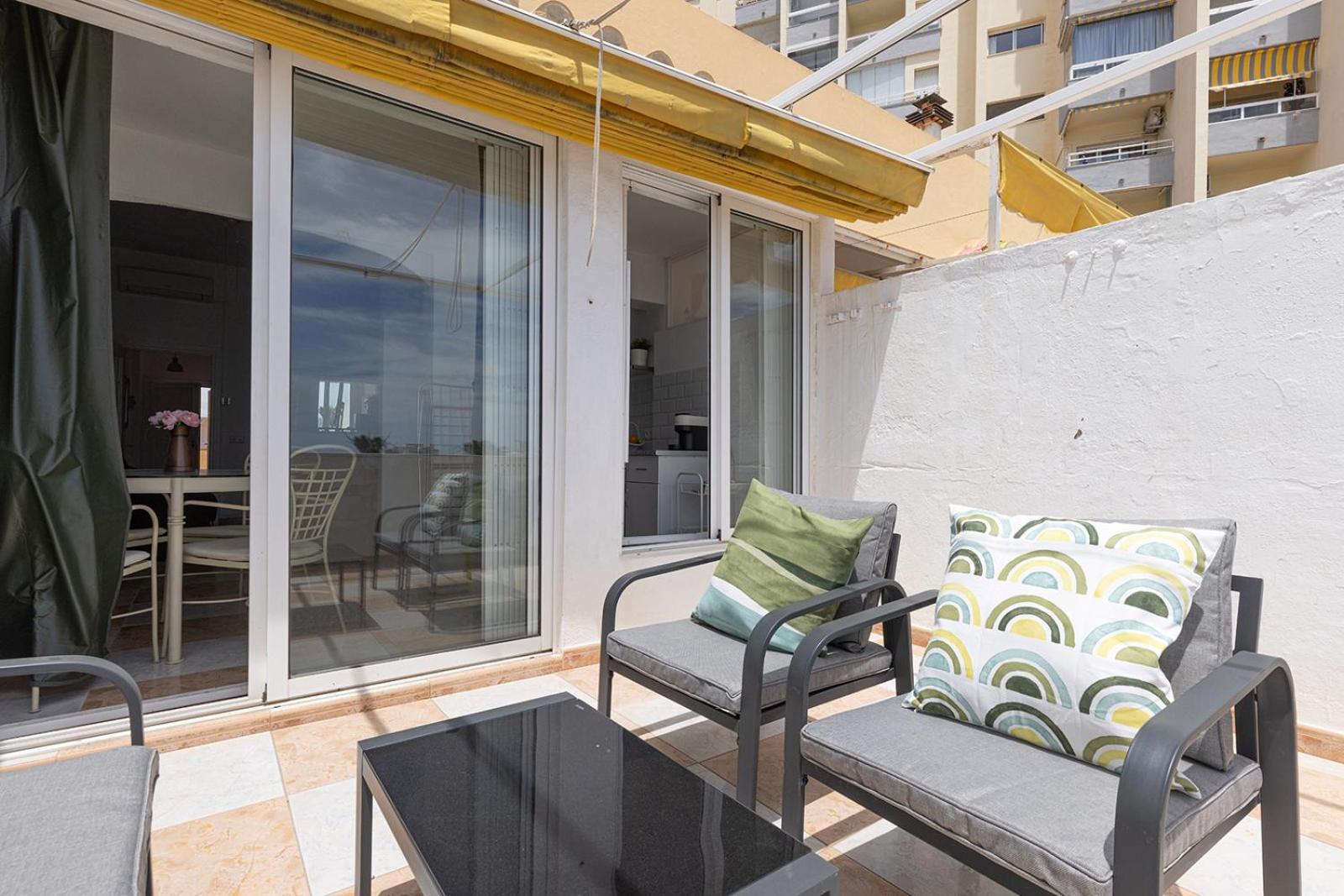 008 Plaza Ole Beachfront With Sea Views And Access * Benalmadena