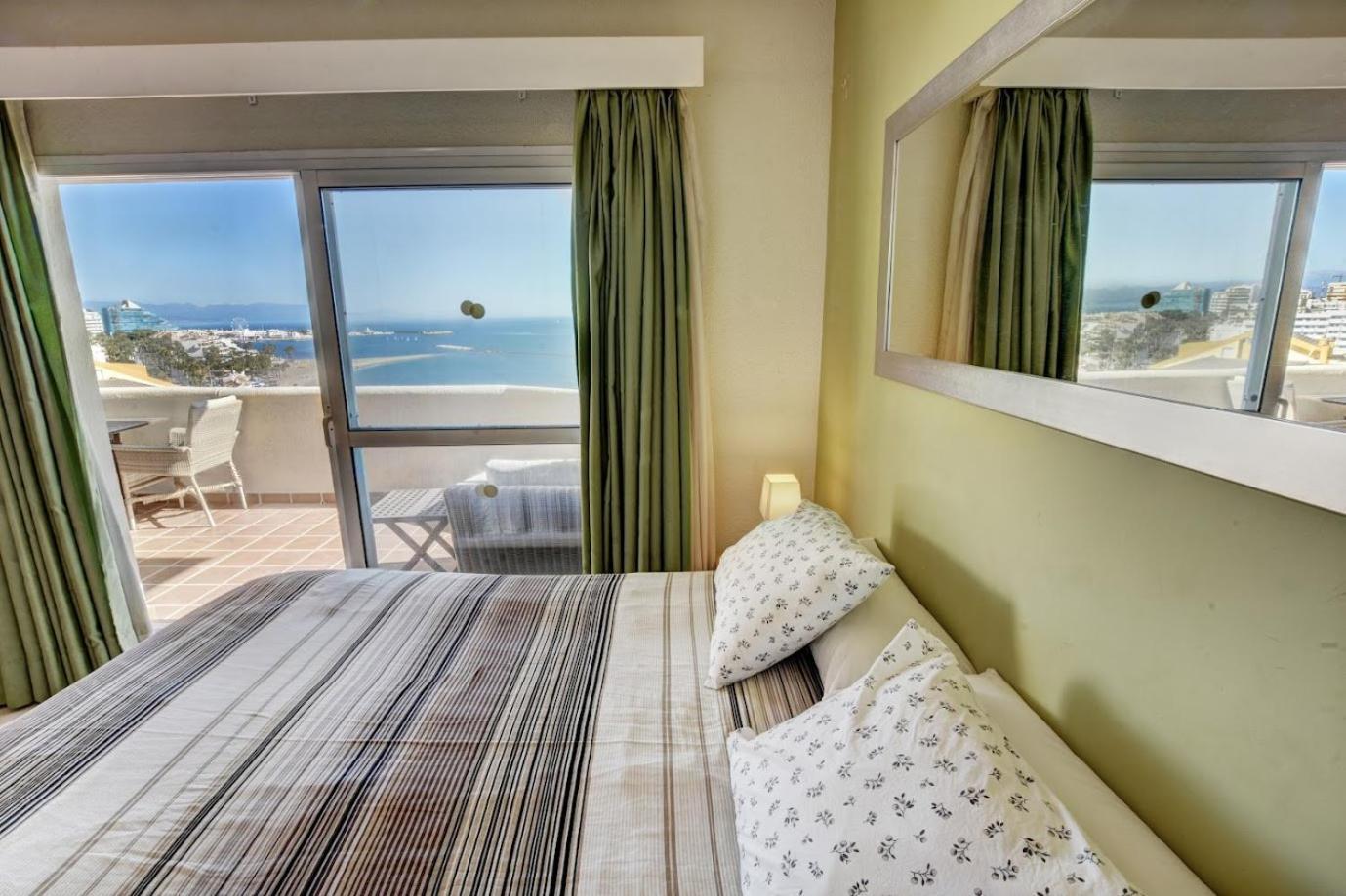 Apartamento Deluxe Large Sea Views Benalbeach *