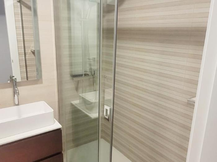 Apartment Partial Ocean View 3 Bed - 100 M From The *