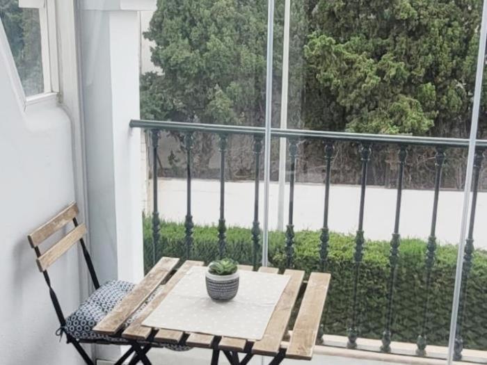 Partial Ocean View 3 Bed - 100 M From The