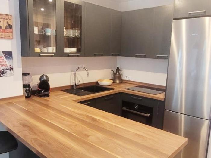 Partial Ocean View 3 Bed - 100 M From The