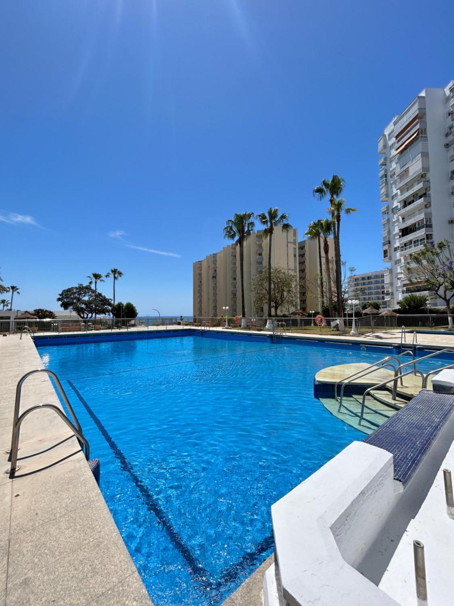 Diana - Terrace And Pool - 80m From The * Benalmádena